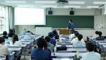 近畿大学様にて弊社代表小椋が講義を行いました。